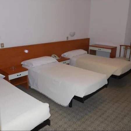 Italia Hotel 2*