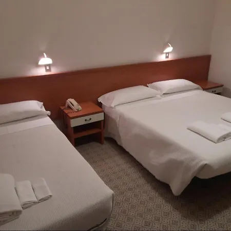 Italia Hotel 2*