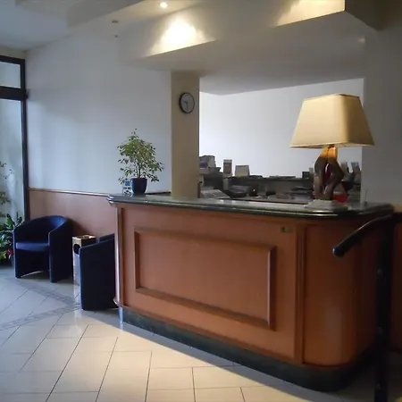 Italia Hotel 2*