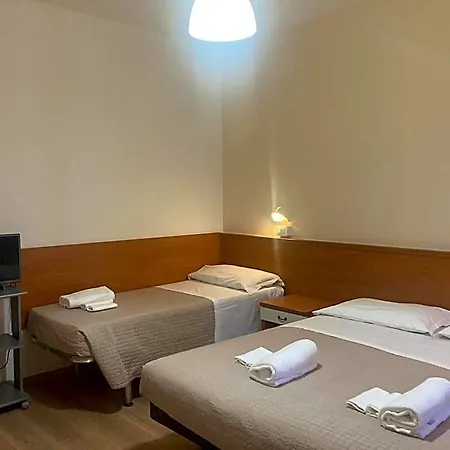 Italia Hotel 2*